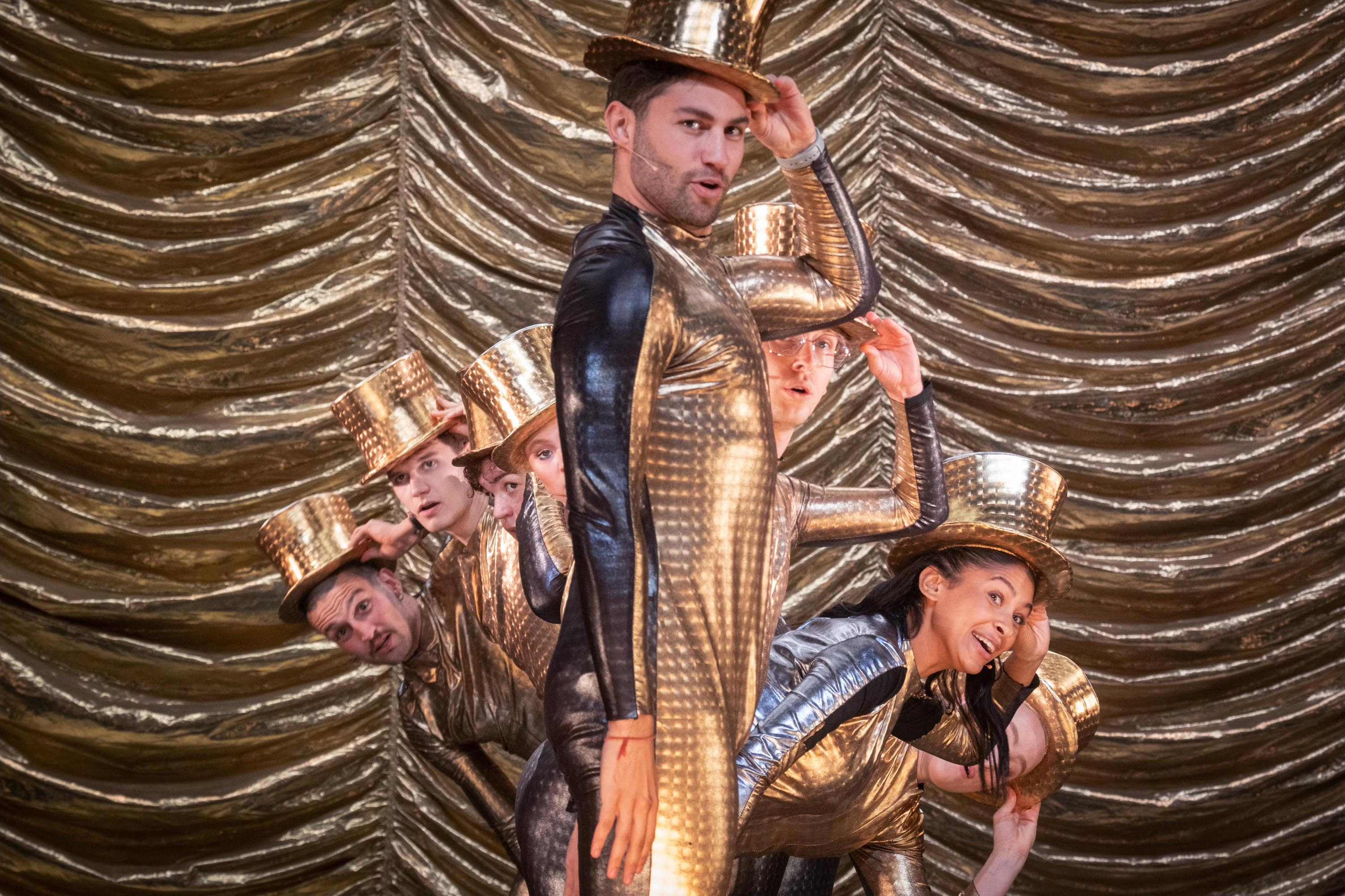 scenebeeld een leuk avondje uit theater artemis